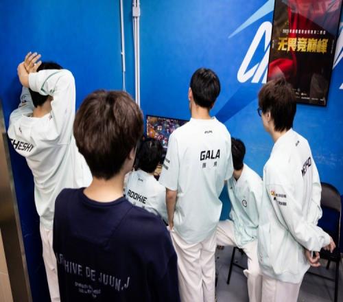 iG分享昨日遭AL横扫赛后返图：很抱歉再次让大家的期待落空