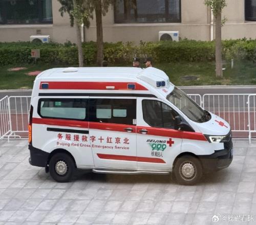 博主：北京主场准备了救护车应急通道敞开场内医疗团队随时待命