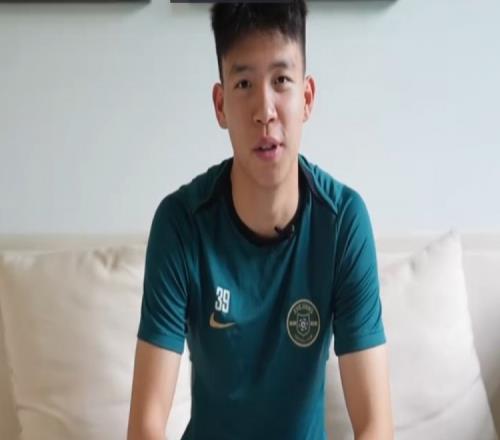 王钰栋：马丁内利是非常强劲的进攻手，但我最喜欢的还是姆巴佩