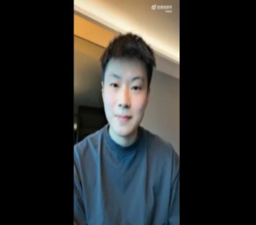 趙心童談足球：小時候陪爸媽看的多，我爸喜歡曼聯(lián)，我喜歡曼城