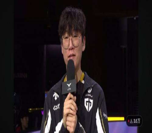 Ruler：我看比賽最近五殺很容易拿到了為什么到我對(duì)面就跑得好快