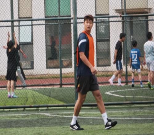 记者：郭田雨现身青岛野球场保持状态与清莱联合同6月底到期