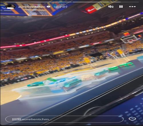 休閑時(shí)光！瓊阿梅尼社媒曬現(xiàn)場觀看NBA比賽視頻