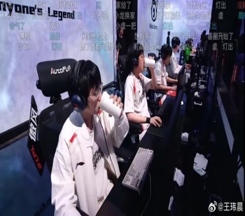 媒体人锐评AL10WBG：小天小虎尽力了，呼吸和Light在犯罪