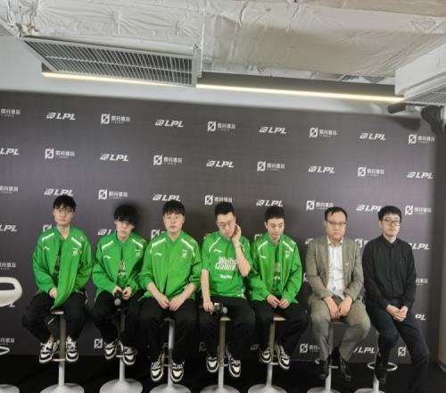 WBG赛后群访教练：有两局都是优势输的大家游戏内判断要更清晰