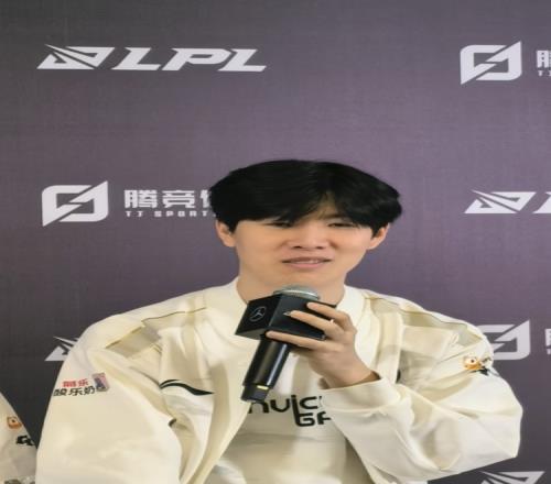 他好团队！TheShy：经验最多掉一级就去看一眼对方打野