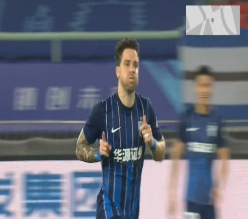 再下一城！牟鵬飛解圍失誤，紹爾頭球破門，三鎮(zhèn)20海牛
