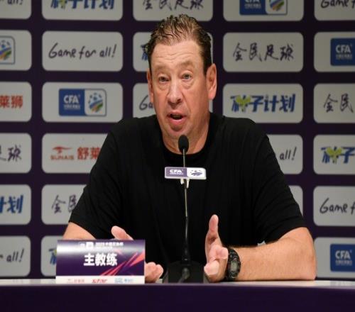 斯卢茨基：取胜最重要，路易斯和吴曦都是领袖