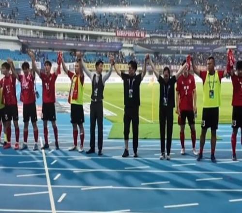 敗也愛你！淮安隊遭遇3場不勝，球迷高呼“繼續(xù)戰(zhàn)斗”鼓勵球隊