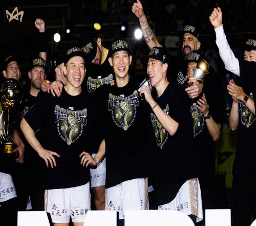 林書豪更新社媒：我們是冠軍！Backtoback！一切付出都值得