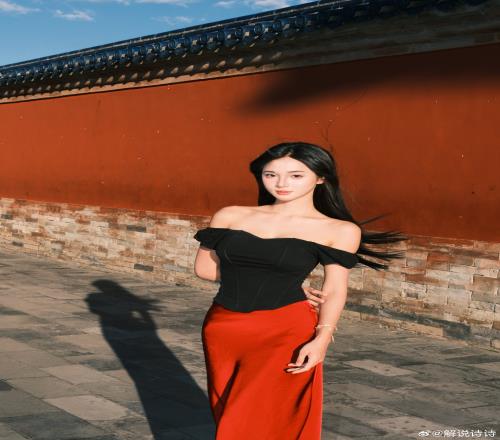 KGL女解说诗诗晒出北京旅游美照:这直角肩有点火辣