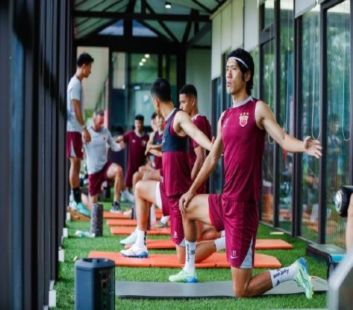 上海海港球員今天下午重新集結，投入到下一階段的備戰(zhàn)當中