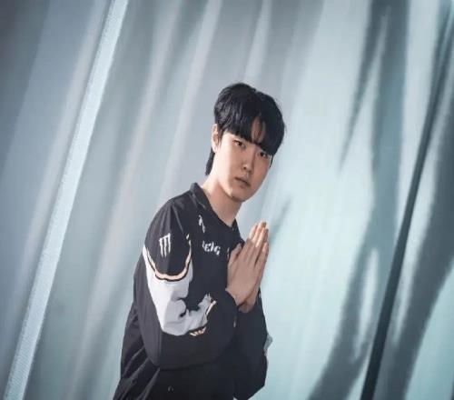 今年是Chovy年嘛！Chovy從2019年開始連續(xù)7年打進(jìn)世界賽