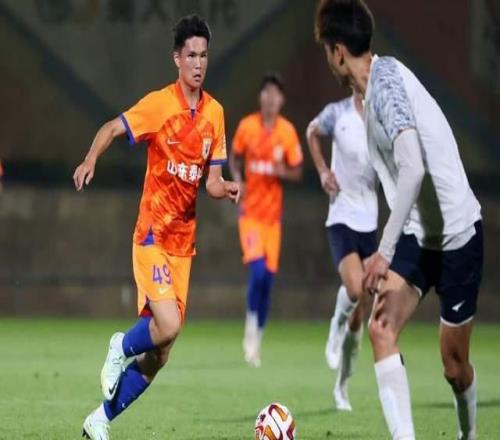 韓鵬末戰(zhàn)有兩個(gè)目標(biāo)，泰山?jīng)_擊1500分瓦科有點(diǎn)球接著罰雙星出戰(zhàn)