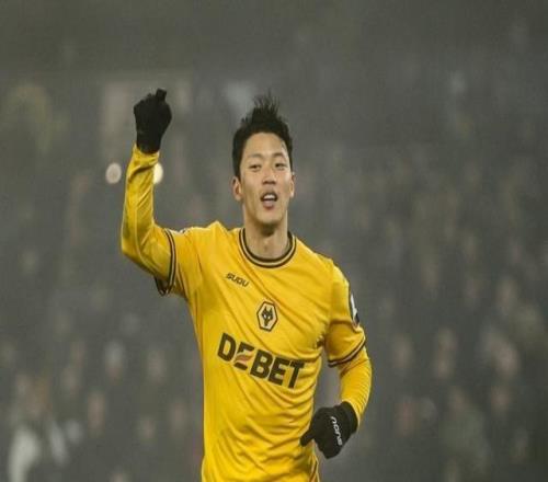 talkSPORT：狼隊不愿放拉爾森&黃喜燦接近簽赫羅納中衛(wèi)克雷吉奇
