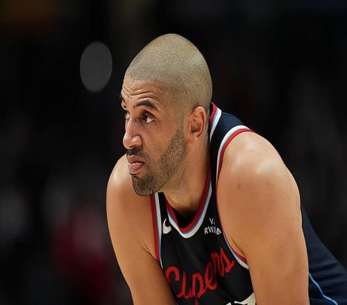 進(jìn)攻端起到了關(guān)鍵的作用，快船鋒線老將的狀態(tài)也在取得提升