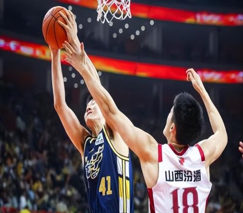 王少杰扮演奇兵7中7，大勝山西廣東損失頗大，裁判迷之吹罰