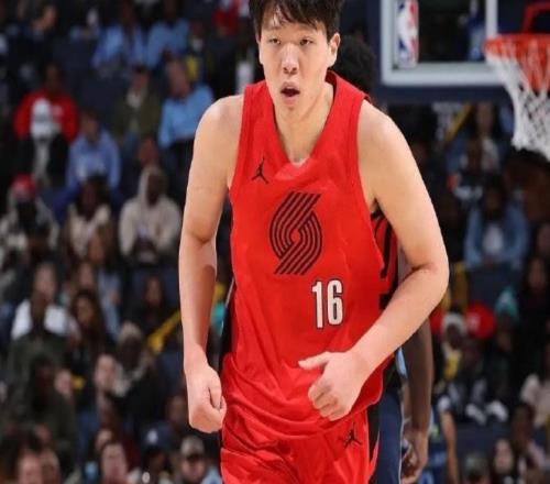 時(shí)隔5場(chǎng)再次出場(chǎng)！楊瀚森表現(xiàn)高效，值得更多時(shí)間！