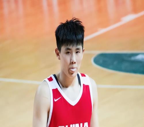 李悅洲全運(yùn)首秀狂砍43分！盡早走出去鍛煉，別浪費(fèi)漲球時期！