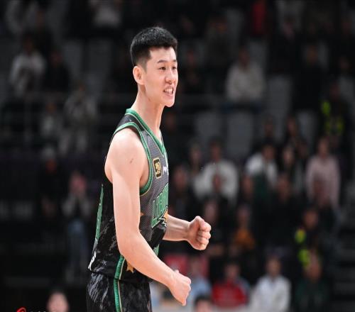 摸著(zhù)杜鋒過(guò)河！遼籃搞定單場(chǎng)68分外援，楊鳴棄用水貨，對狀元不滿(mǎn)