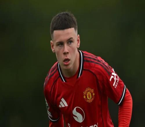 魯尼：我喜歡曼聯(lián)U16要求穿統(tǒng)一的球鞋，這種做法挺有意義的