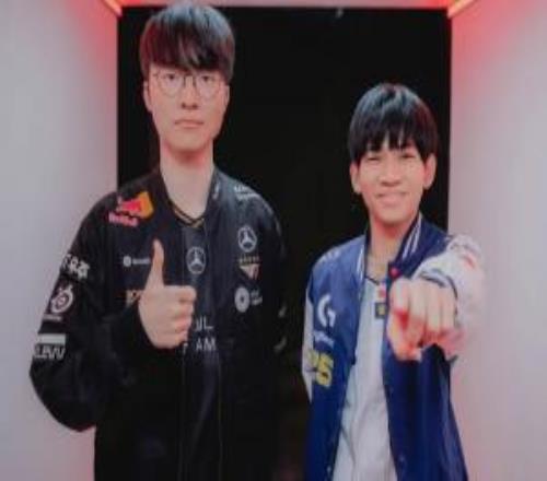 新老中單的對決！LOL官方曬Faker與HongQ合照：