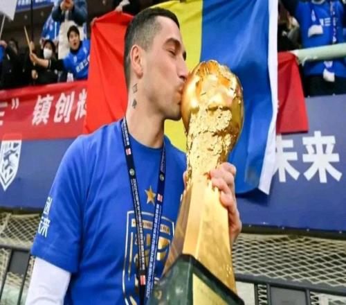 期待32歲三鎮(zhèn)冠軍真核或回中超！與英博接觸在意甲3個(gè)月0出場