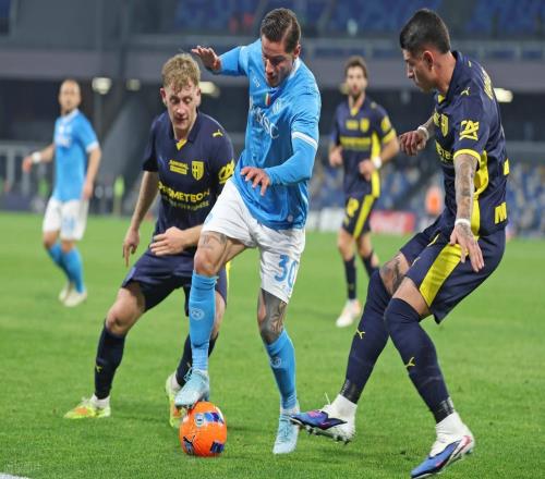 意甲：薩索洛狀態(tài)有限，那不勒斯搶分無憂那不勒斯VS薩索洛