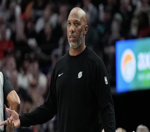 NBA開拓者主帥比盧普斯被捕當天執(zhí)教揭幕戰(zhàn)，中國球員楊瀚森完成首秀