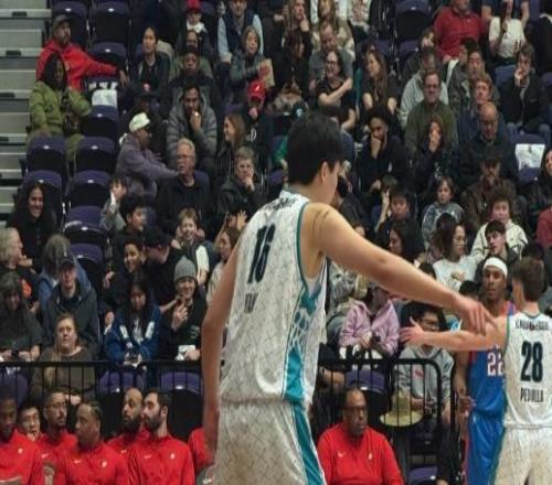 G聯(lián)賽：楊瀚森14+17+2+2帽創(chuàng)籃板新高率混音大勝雙殺藍(lán)隊(duì)