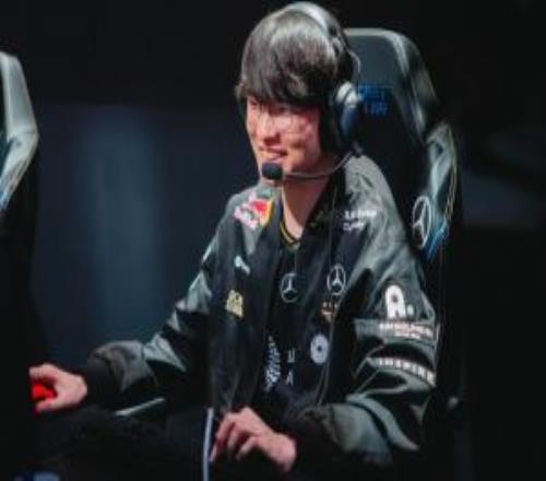 Faker：今天來(lái)到賽場(chǎng)時(shí)短暫想起了S7，我感受到自己成長(cháng)了