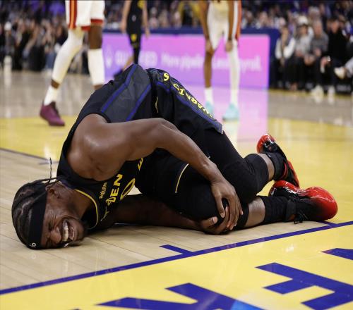 一場慘勝！庫里全明星首發(fā)，巴特勒重傷退賽！賽季報銷?。? loading=