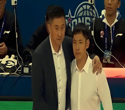 廖三寧扛著徐杰一劍封喉廣東兩連敗張慶鵬率隊(duì)復(fù)仇杜鋒保住飯碗