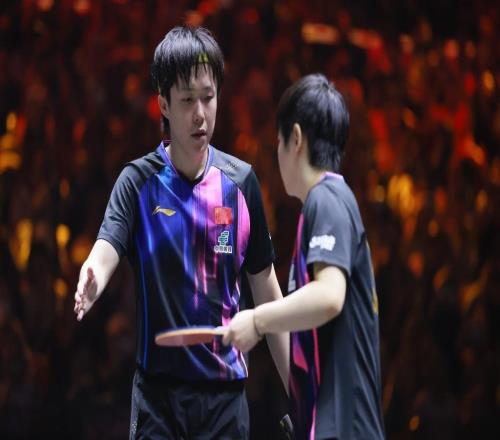 直落三局贏下“國乒內(nèi)戰(zhàn)”，王楚欽孫穎莎戰(zhàn)勝陳垣宇蒯曼