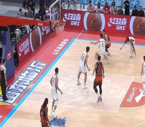 高速男籃88：78擊敗山西，止住三連敗，以勝利收官2025年