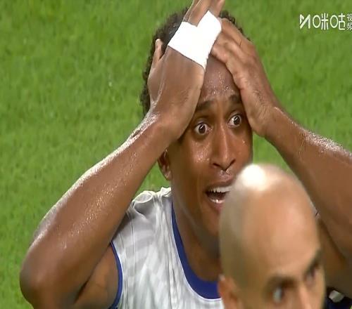 海港帶頭躺平，中超承包倒數前3！亞冠再現爭議：申花好球竟被吹