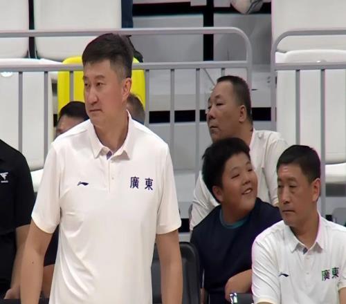 廣東男籃92105輸球，徐杰空砍29分，焦泊喬11分張文逸25分