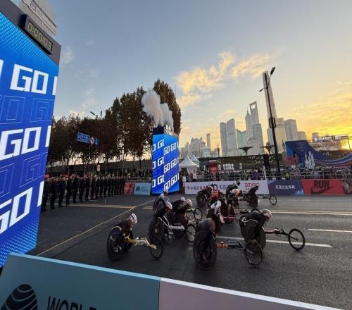 2025上海馬拉松鳴槍起跑，12項細節(jié)對標大滿貫標準提升