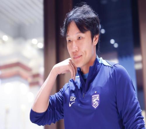 36歲鄧卓翔目光呆滯！2場狂丟9球后攬責(zé)：三鎮(zhèn)困境短期很難改變