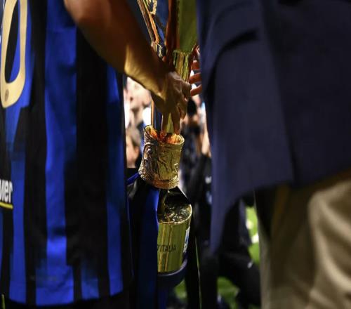 土媒上身，二哈拆家，媒體球迷空熱鬧，國米冬窗無(wú)驚喜