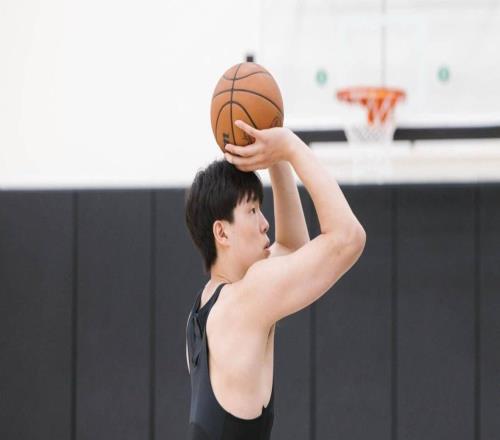 相互耽誤，開(kāi)拓者媒體直言球隊選秀失誤，若選擇他人瀚森何至于此