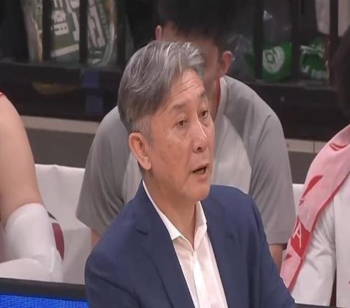 賀希寧：一直要求自己在關(guān)鍵時(shí)刻挺身而出，為球隊(duì)帶來(lái)勝利