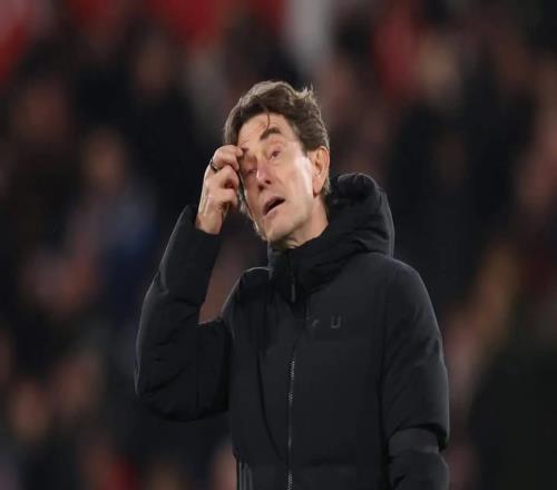 TA：弗蘭克陷入了信任危機，他與部分球迷之間的隔閡日益加深