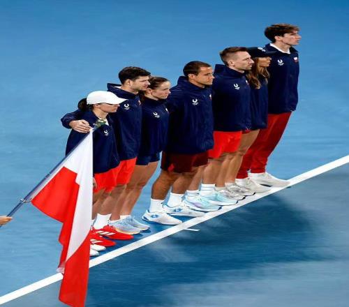 波蘭逆轉(zhuǎn)首奪聯(lián)合杯，本西奇送蛋絲襪仍難救主，瓦林卡被批拖油瓶