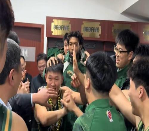 勝吉林更衣室！王世龍爆贊鄔挺嘉+姜賀送獎(jiǎng)項(xiàng)，郭昊文得最佳投手