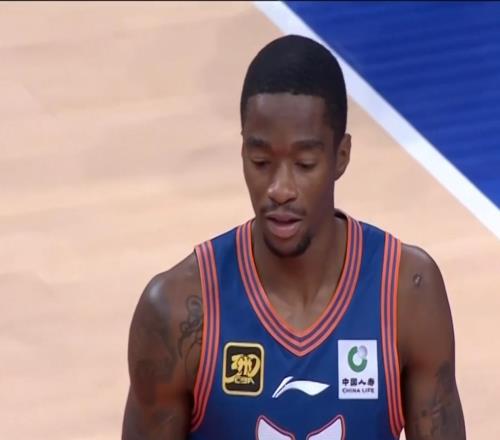 不賣了四川隊(duì)可能強(qiáng)行留下薩姆納，廣東隊(duì)第四外援補(bǔ)強(qiáng)計(jì)劃落空