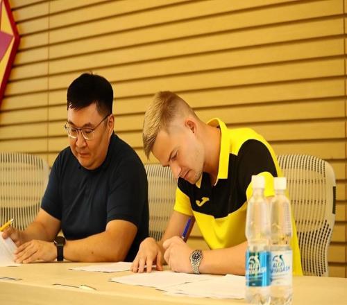 泰山隊盯上百萬身價俄鐵塔，零元購+192cm防空鎖，中超最冷血操作