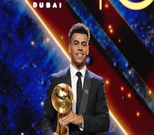 榮耀時(shí)刻！巴黎圣日耳曼閃耀2025環(huán)球足球獎(jiǎng)