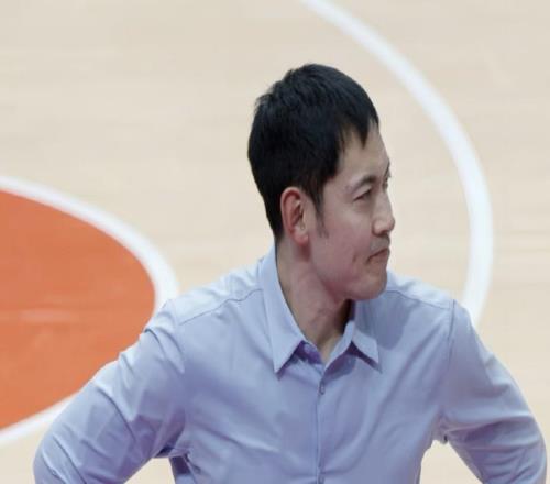 張慶鵬：球隊正在從困難期慢慢回暖，隊中所有人都沒有放棄