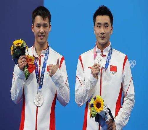 昨晚開幕式上，代表運動員宣誓的是他！